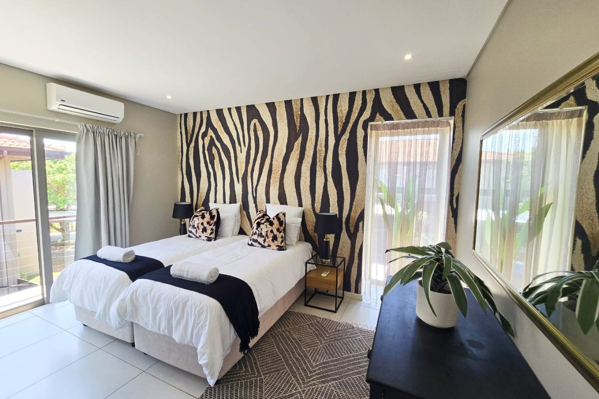 Stylish Coastal Townhouse - Photo 5