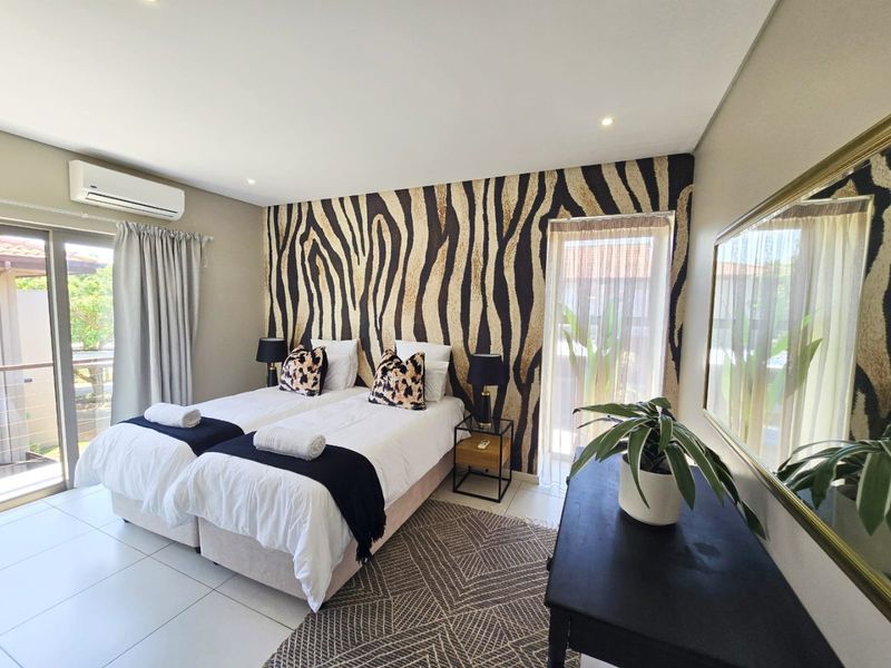 Stylish Coastal Townhouse - Photo 5