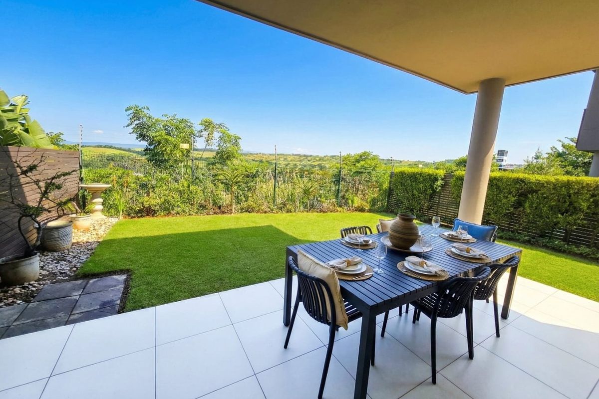 Stylish Coastal Townhouse - Photo 4