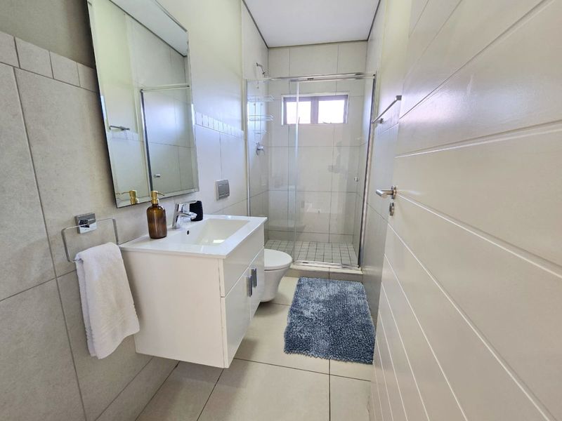 Stylish Coastal Townhouse - Photo 6