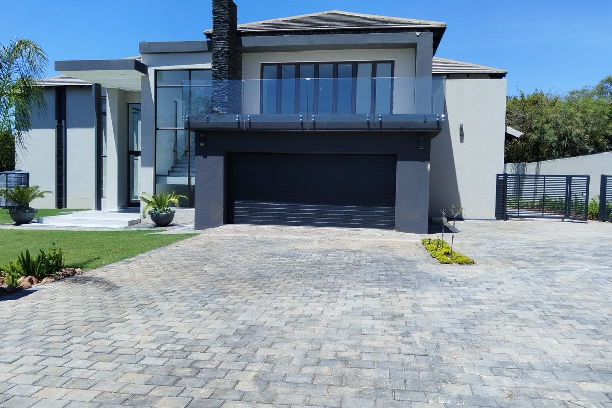 Ultra-Luxury 5-Bedroom Residence To Let - Photo 4