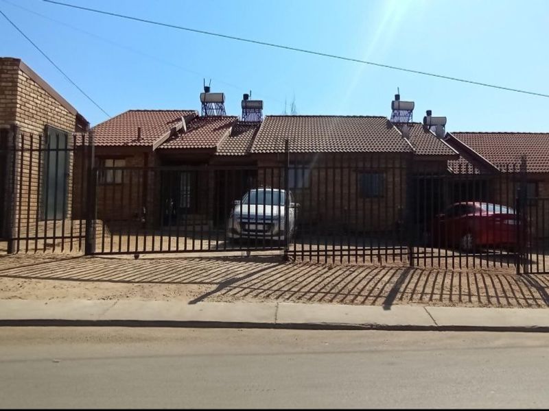 2-Bedroom Apartment , 1 bathroom, for Sale –  Olievenhoutbos - Photo 2