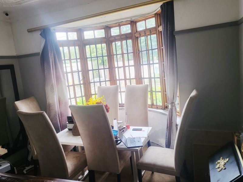 3 BED FAMILY HOME WITH 2 OUTBUILDINGS WITH OWN KITCHENETTES - Photo 7