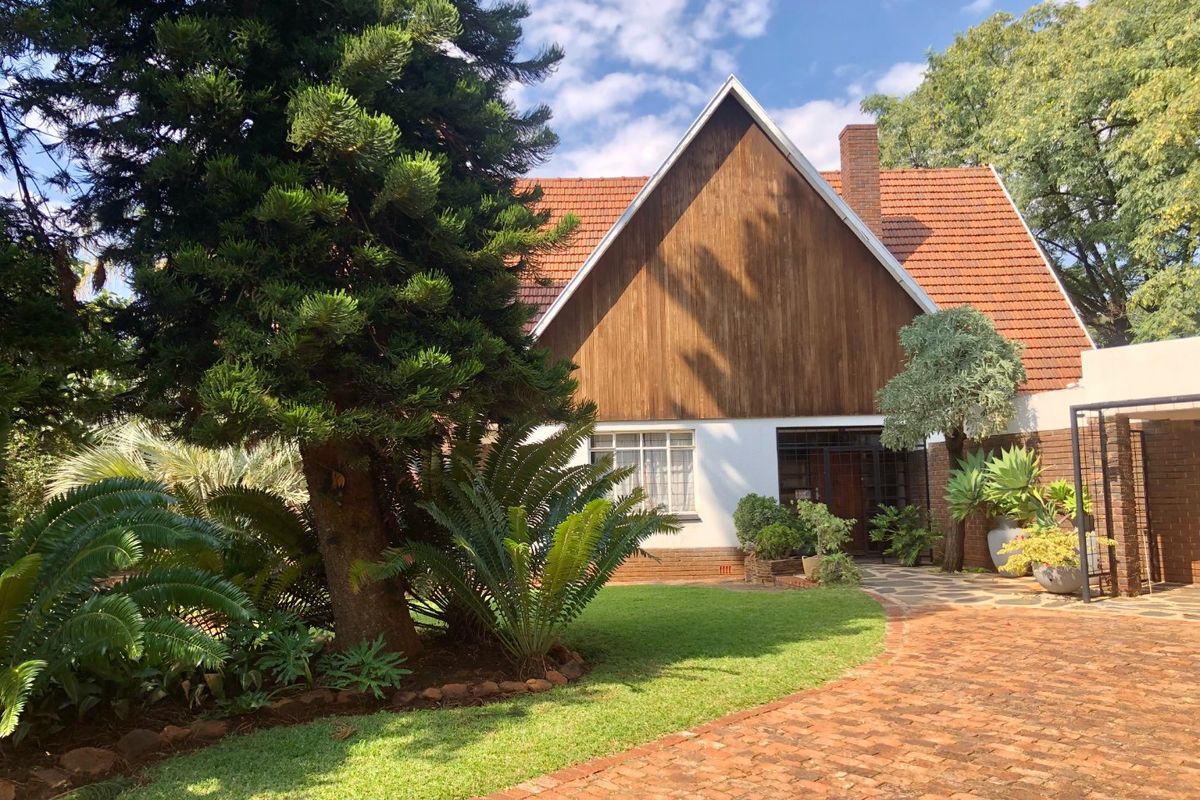 Exceptional 3-Hectare Smallholding on the Slopes of the Magaliesberg - Photo 3