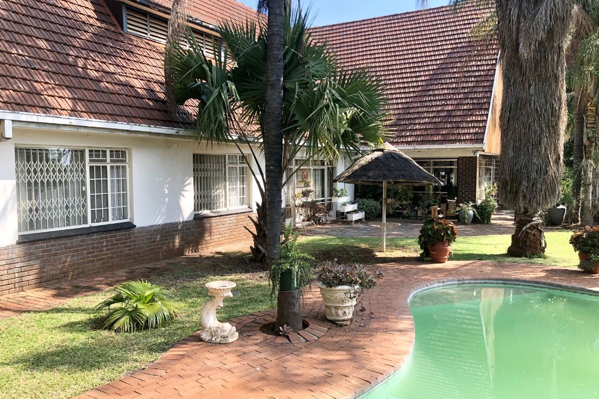 Exceptional 3-Hectare Smallholding on the Slopes of the Magaliesberg - Photo 4