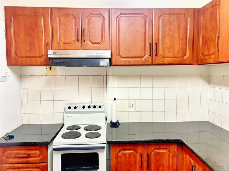 Reduced: Secure and Cozy 3-Bedroom Apartment in Overport - Photo 4