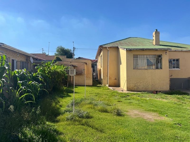 Commune property with 7 Rooms available for sale in Germiston - Photo 2