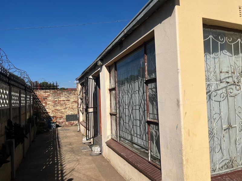 Commune property with 7 Rooms available for sale in Germiston - Photo 10
