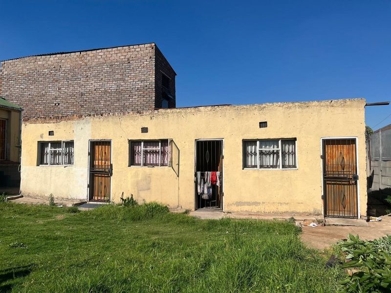 Commune property with 7 Rooms available for sale in Germiston - Photo 4