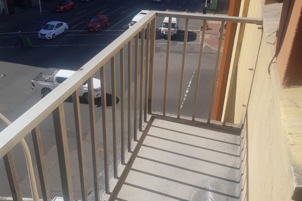 1 Bedroom, 1 Bathroom Apartment For Sale In South Beach, Durban - Photo 4