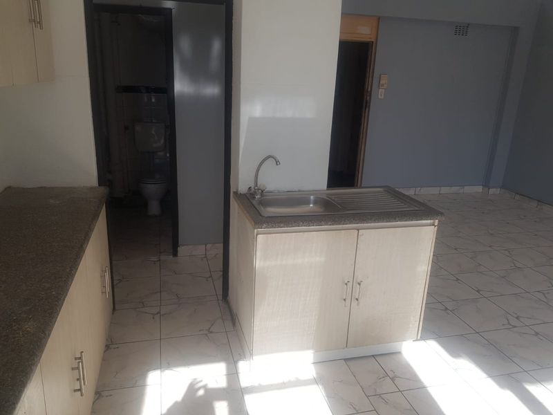 1 Bedroom, 1 Bathroom Apartment For Sale In South Beach, Durban - Photo 8