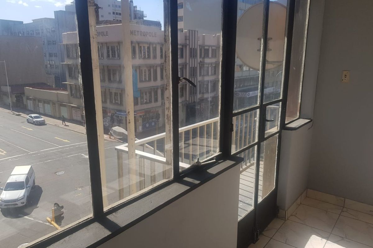 1 Bedroom, 1 Bathroom Apartment For Sale In South Beach, Durban - Photo 3