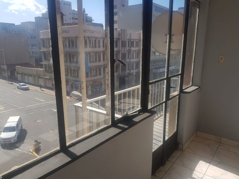 1 Bedroom, 1 Bathroom Apartment For Sale In South Beach, Durban - Photo 3