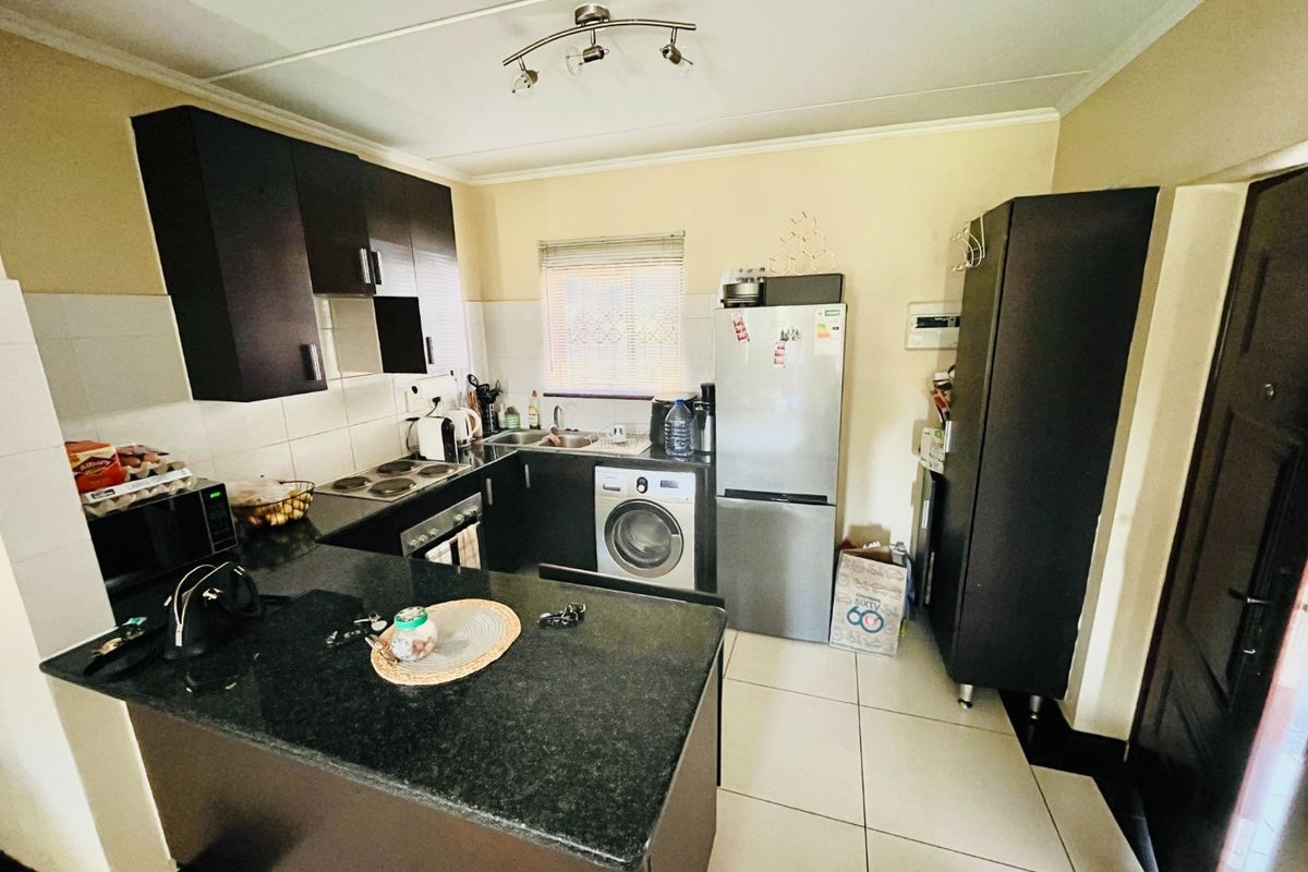 Two bed & 2 bath luxaryn Ground-floor apartment in Noordwyk, Midrand, get in touch! - Photo 3