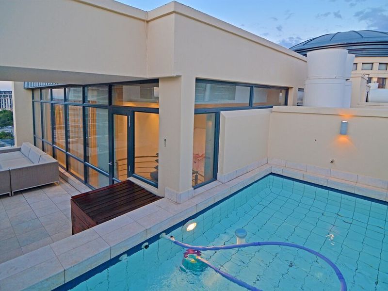 3 Bedroom Penthouse Apartment  - Photo 3