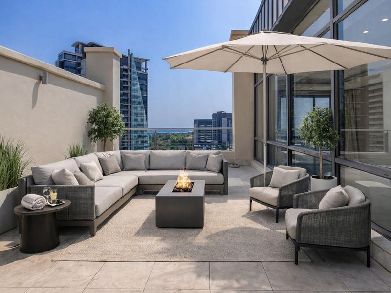 3 Bedroom Penthouse Apartment  - Photo 2