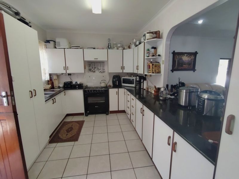 Move in ready Townhouse with own garden and pet friendly  - Photo 10