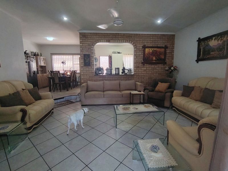 Move in ready Townhouse with own garden and pet friendly  - Photo 5