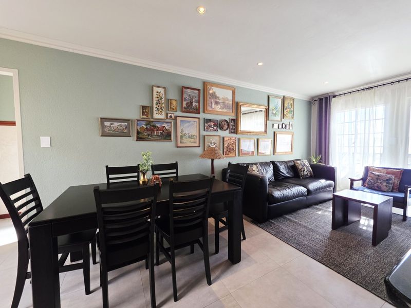 Modern Renovated 2 Bedroom Duplex For Sale in La Montagne - Photo 3