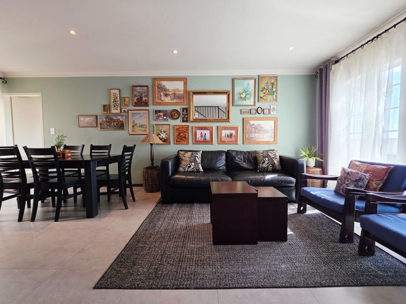 Modern Renovated 2 Bedroom Duplex For Sale in La Montagne - Photo 4