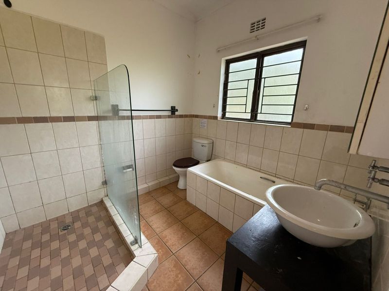 To let in Mount Moreland - 3 Bedroom, 2 bathroom house - Photo 10