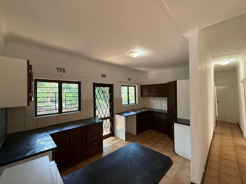 To let in Mount Moreland - 3 Bedroom, 2 bathroom house - Photo 6