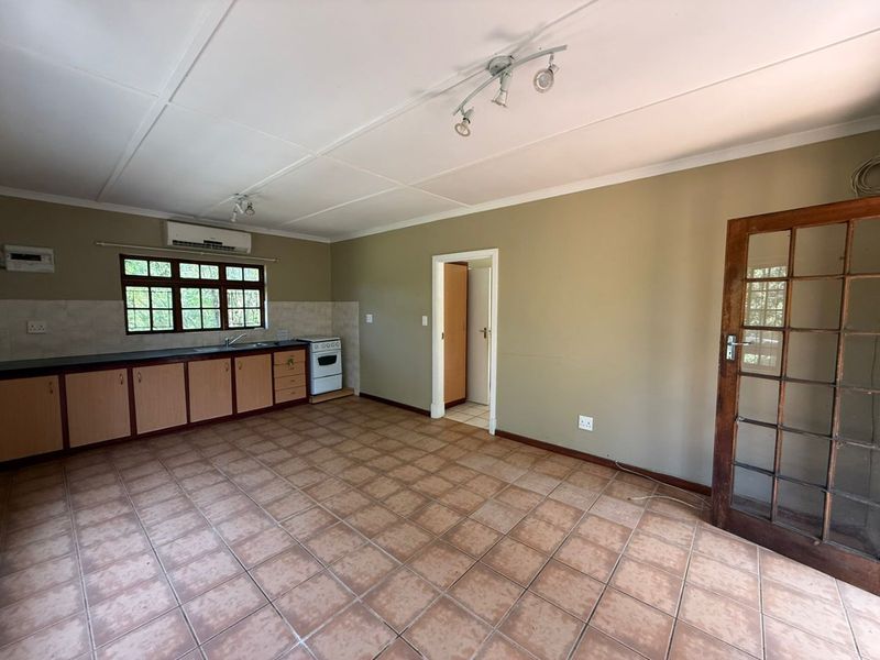 To let in Mount Moreland - 1 Bedroom townhouse with private  garden. - Photo 5