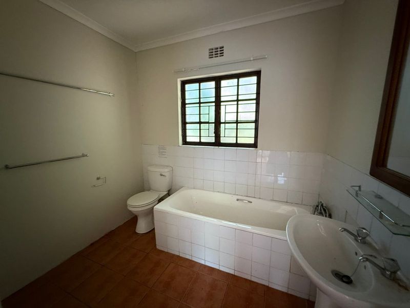 To let in Mount Moreland - 2 bedroom 2 bathroom home - Photo 9