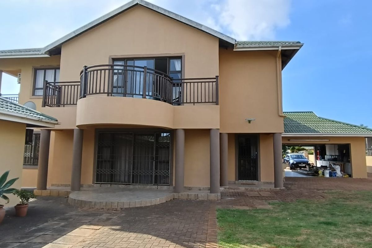 To let in Somerset Park, Double storey pet friendly home. - Photo 3