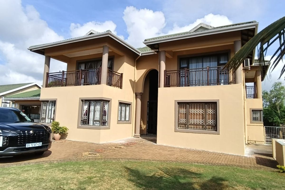 To let in Somerset Park, Double storey pet friendly home. - Photo 2