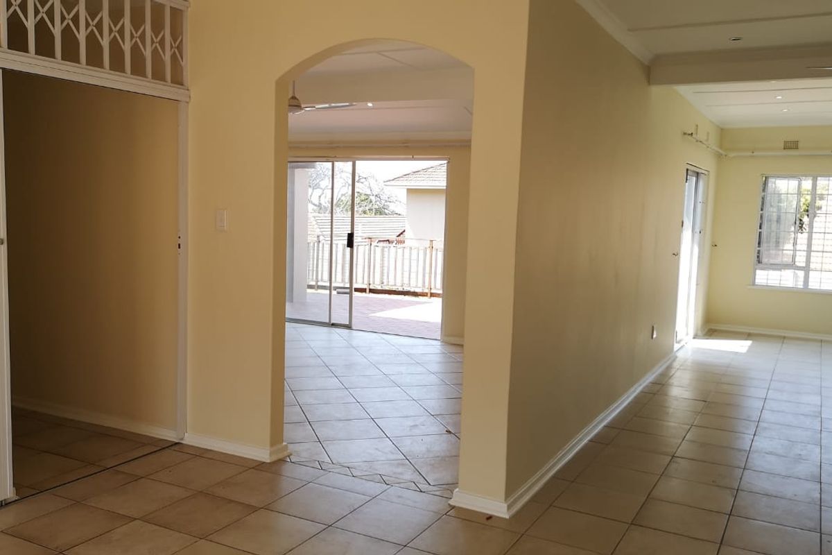 To let in Umhlanga, Free standing, pet friendly home with pool. - Photo 4