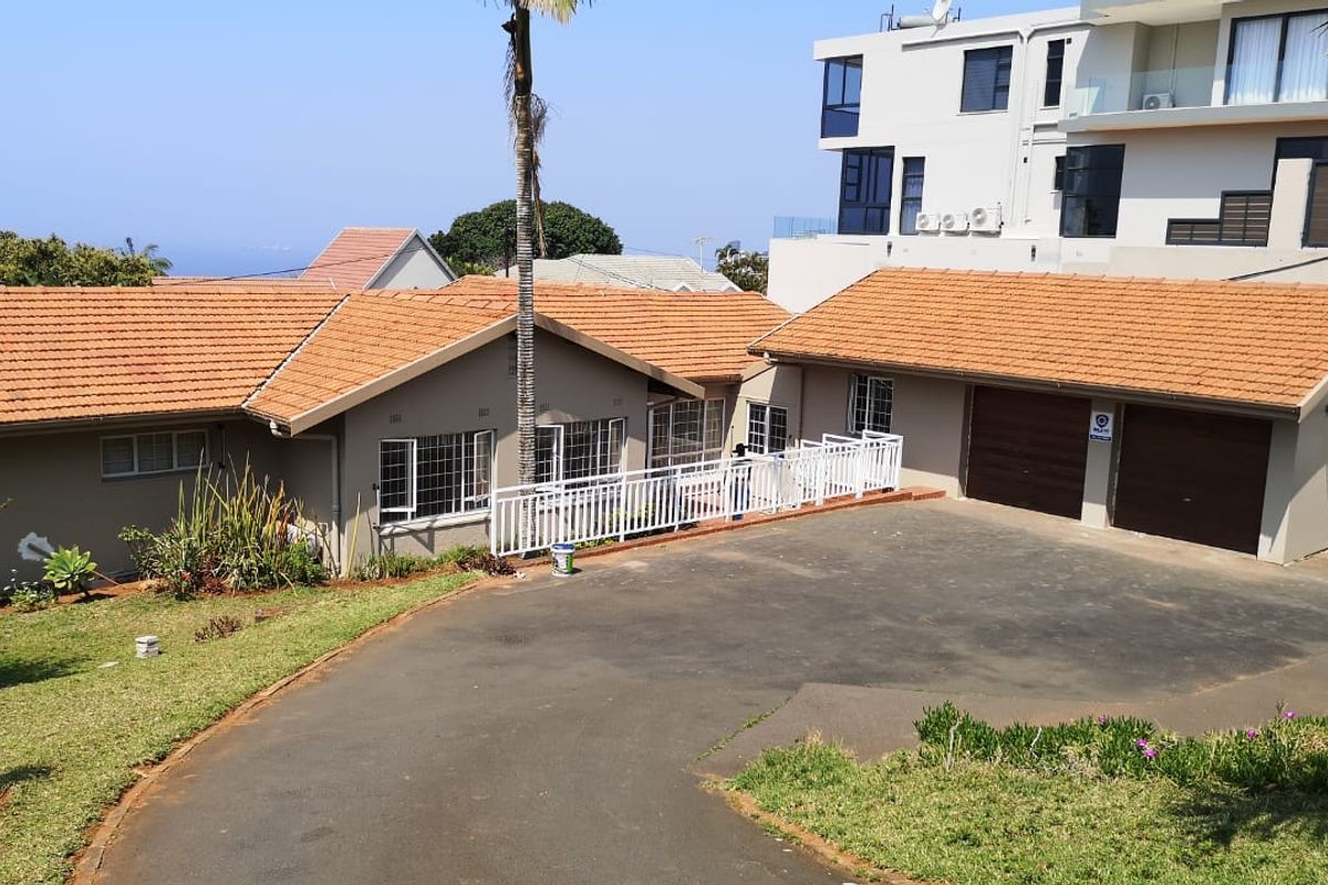 To let in Umhlanga, Free standing, pet friendly home with pool. - Photo 2