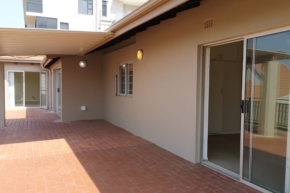 To let in Umhlanga, Free standing, pet friendly home with pool. - Photo 3