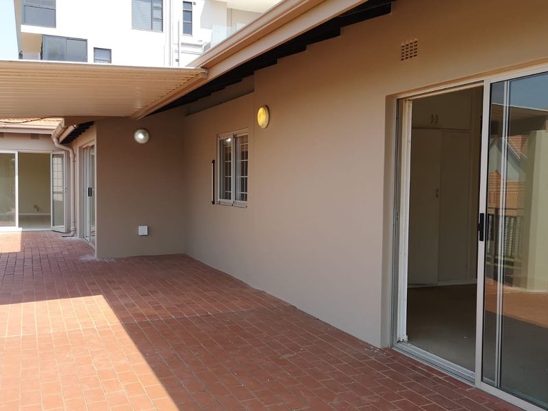 To let in Umhlanga, Free standing, pet friendly home with pool. - Photo 3
