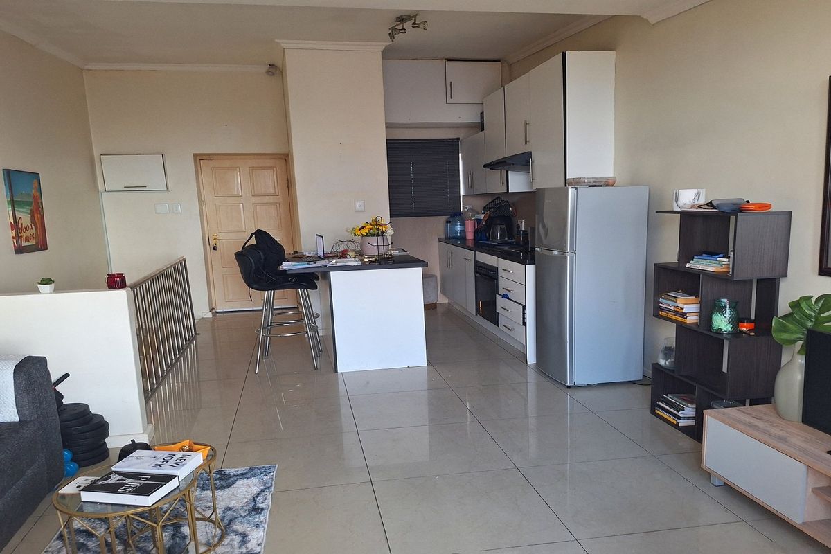 STUNNING VIEWS OF THE BAY FOR THE FIRST TIME HOMEOWNER - Photo 4