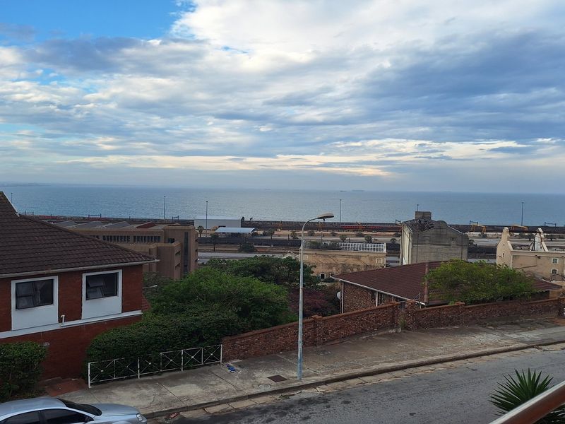 STUNNING VIEWS OF THE BAY FOR THE FIRST TIME HOMEOWNER - Photo 9