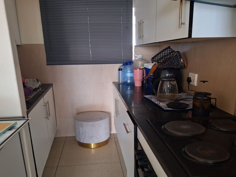 STUNNING VIEWS OF THE BAY FOR THE FIRST TIME HOMEOWNER - Photo 5