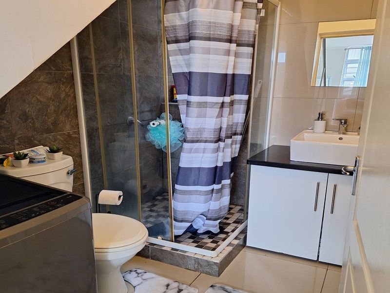 STUNNING VIEWS OF THE BAY FOR THE FIRST TIME HOMEOWNER - Photo 6