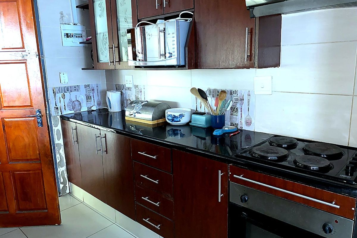 Secure Fleurhof 3-Bed + Cottage | Strong Rental Income - SOLE MANDATE - Photo 4