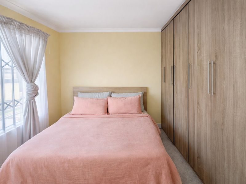 Secure Fleurhof 3-Bed + Cottage | Strong Rental Income - SOLE MANDATE - Photo 7