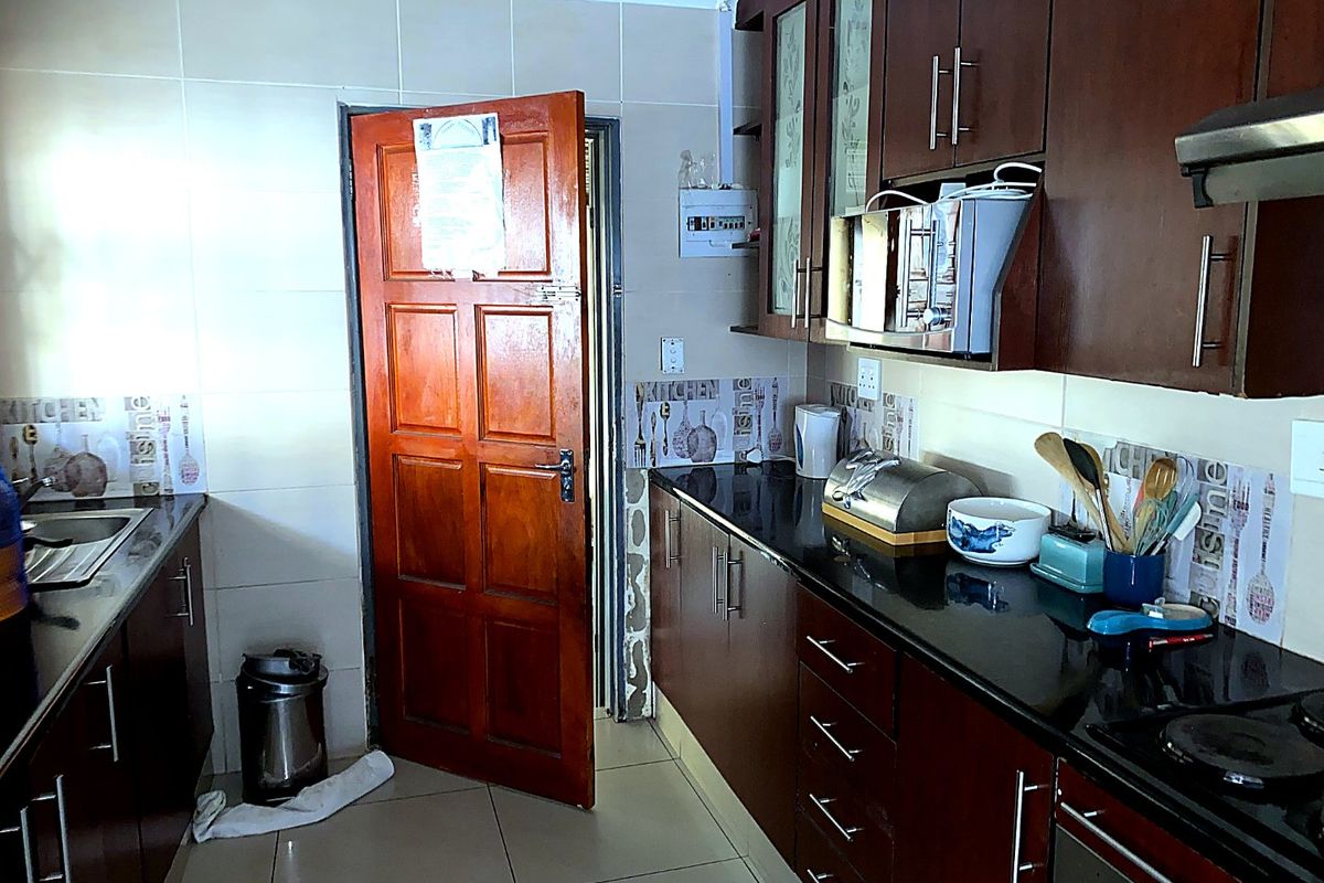 Secure Fleurhof 3-Bed + Cottage | Strong Rental Income - SOLE MANDATE - Photo 5