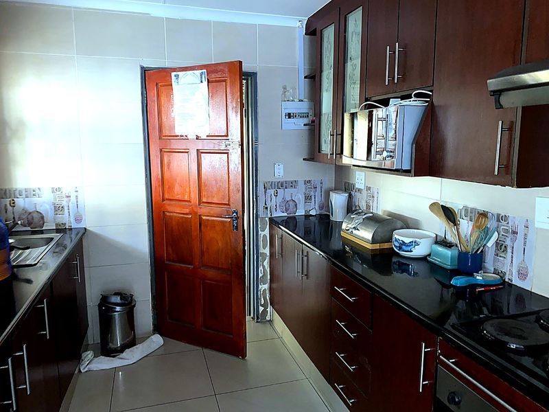 Secure Fleurhof 3-Bed + Cottage | Strong Rental Income - SOLE MANDATE - Photo 5