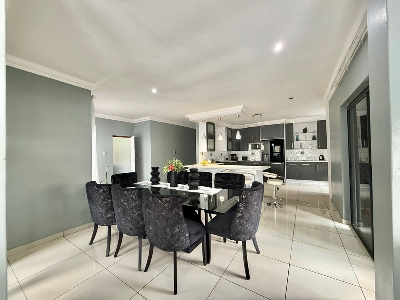 A Family Home Ideal For Lovers of Space & Entertaining  - Photo 10