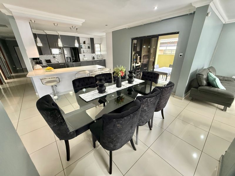 A Family Home Ideal For Lovers of Space & Entertaining  - Photo 9