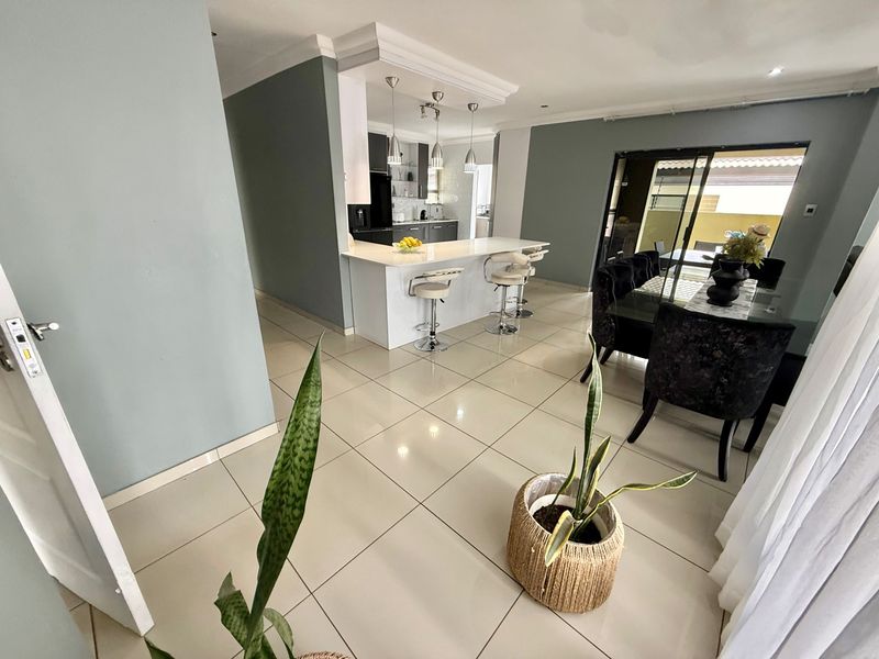 A Family Home Ideal For Lovers of Space & Entertaining  - Photo 8