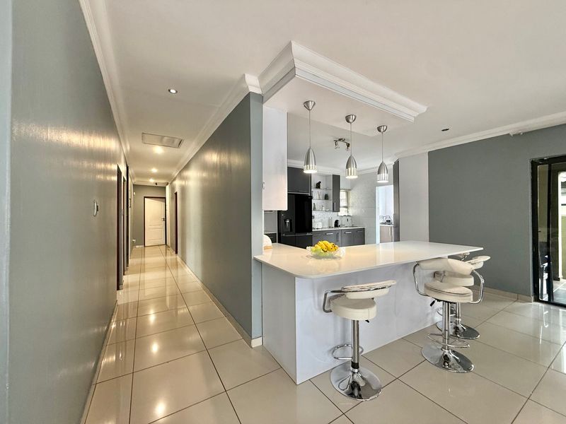 A Family Home Ideal For Lovers of Space & Entertaining  - Photo 7