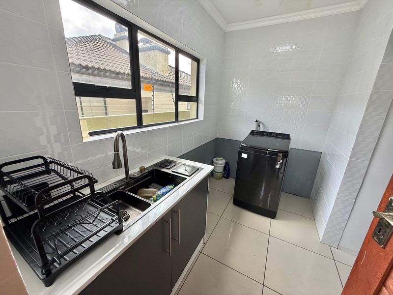 A Family Home Ideal For Lovers of Space & Entertaining  - Photo 6