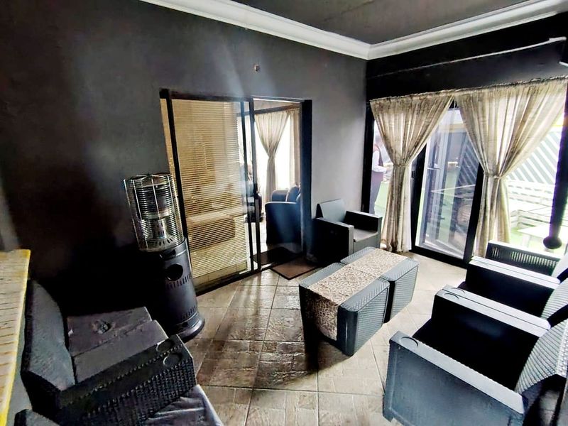 3 Bedroom House for Sale in Mdantsane - Photo 6