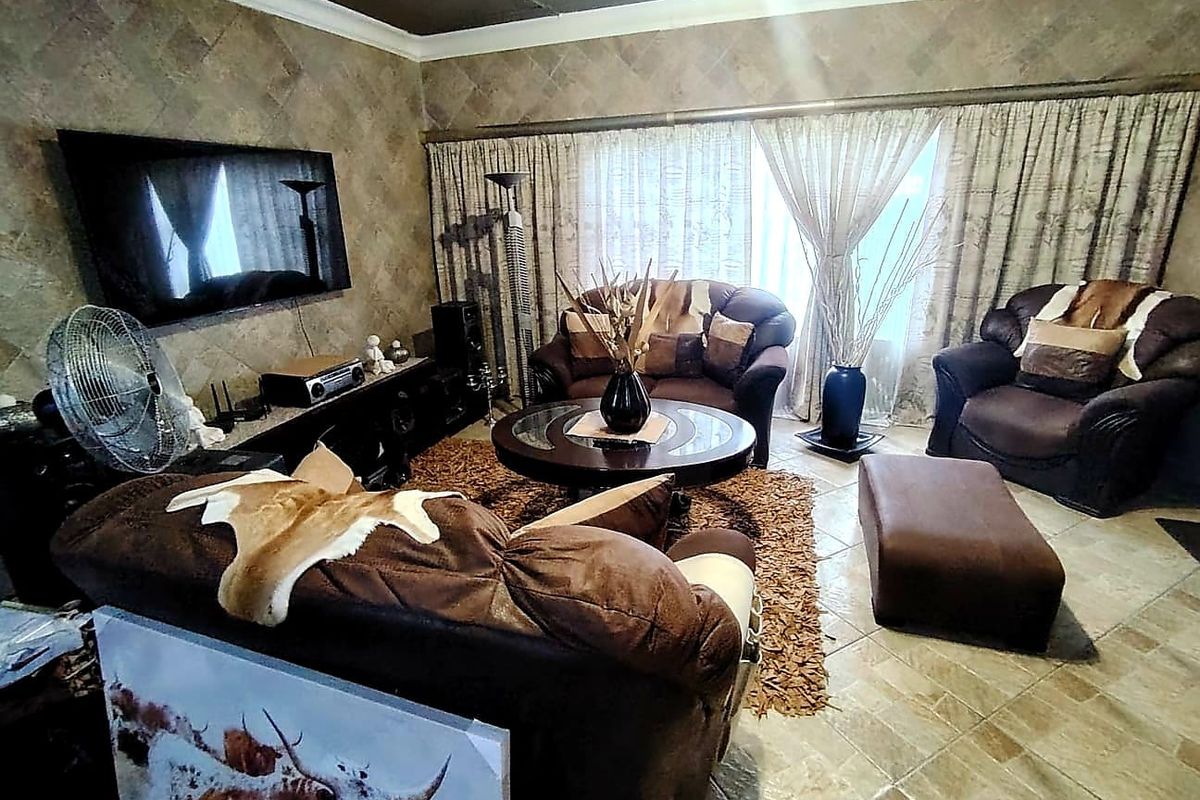 3 Bedroom House for Sale in Mdantsane - Photo 4