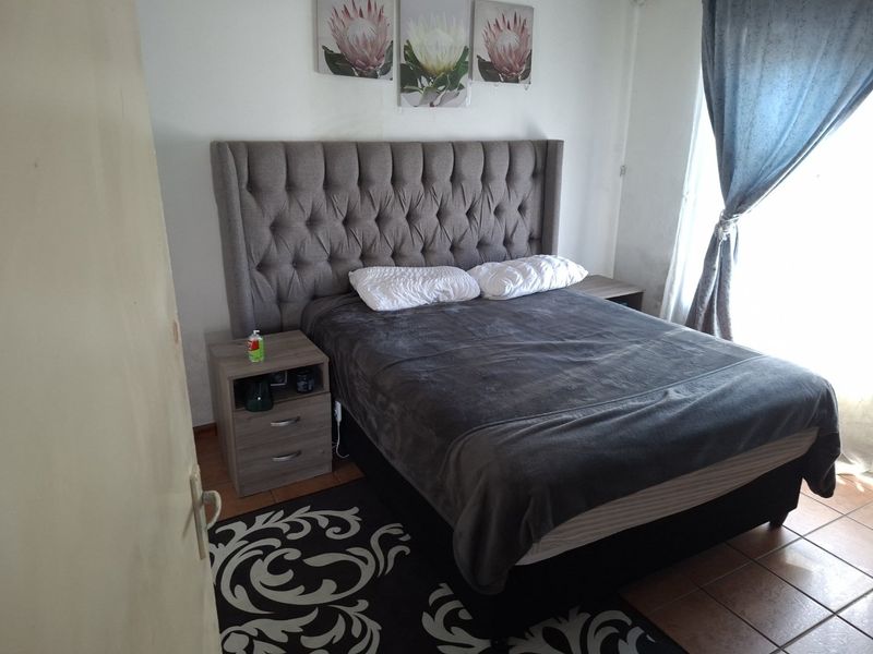 Family home for sale in Symphony Village, Delft. - Photo 10